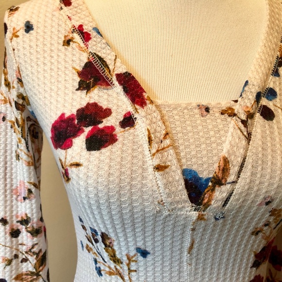 William Rast flared sleeves light thermal - Picture 6 of 8